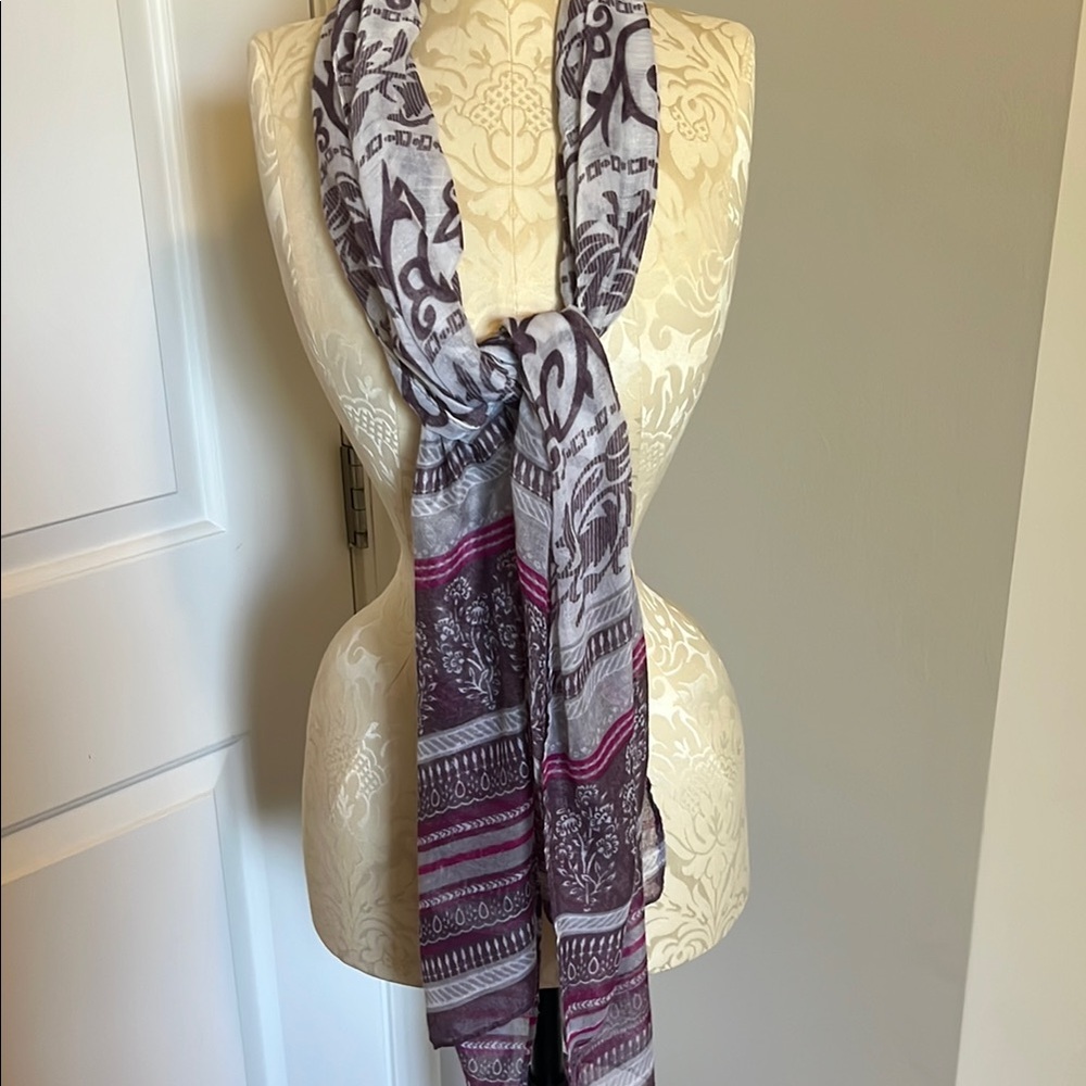 Elegant Purple and Gray Scarf